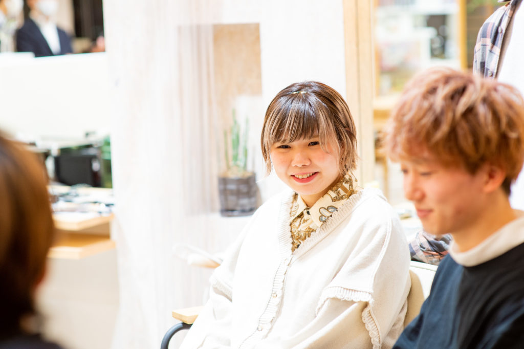 Mata L23 名古屋ビューティーアート専門学校 働いている人と話すと サロンの雰囲気が分かる スタッフ同士もお客さまとも距離の近い アットホームなサロン リクエストqjナビ新卒